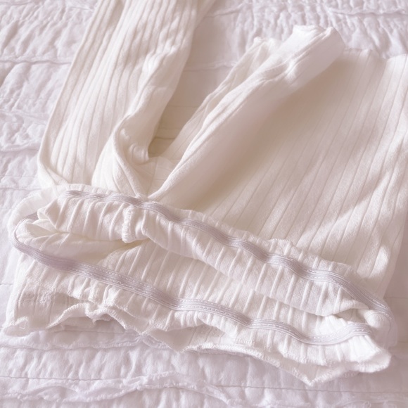 White Crop Top Size Small - Picture 5 of 6